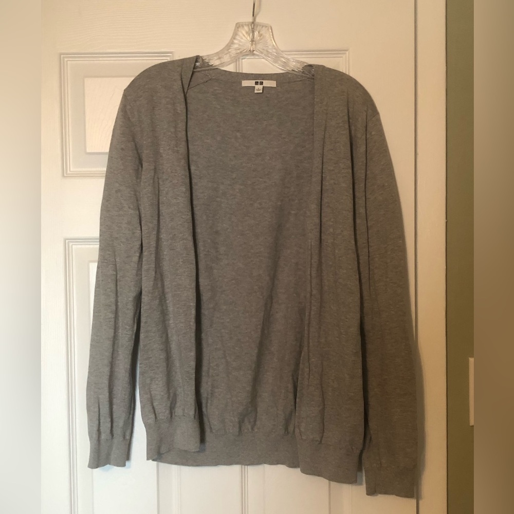 Uniqlo grey cardigan